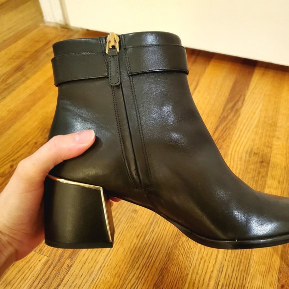 Tory Burch Sophia Black Leather Ankle Booties size 8M gold trim - Picture 7 of 8